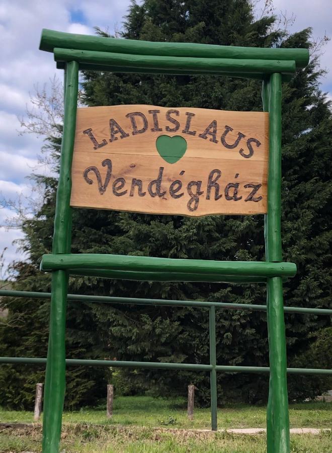 Ladislaus Schnaps-Haus Falusi Vendeghaz Csolnok Екстер'єр фото